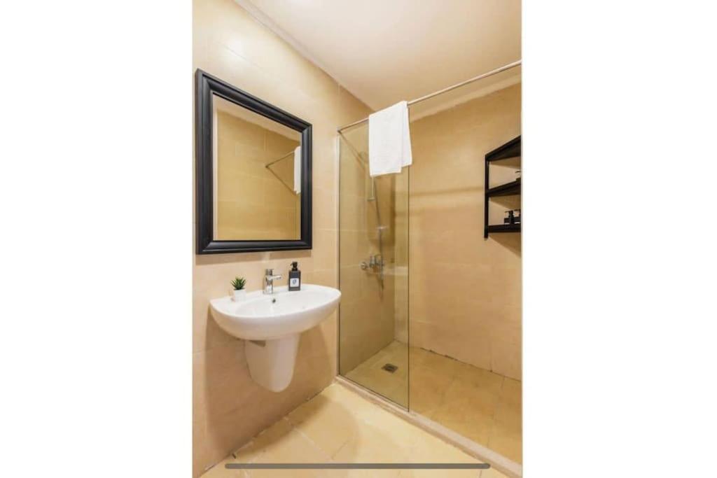 Kevin Aldau Heights Apartment Hurghada